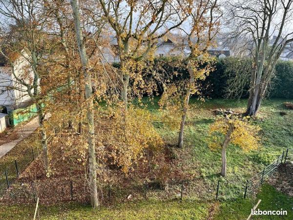 Vente                                                      Terrain
                        
                                         604 m2                     à Nemours