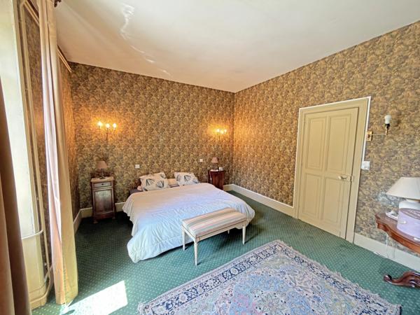 Superbe manoir avec piscine et dépendances !