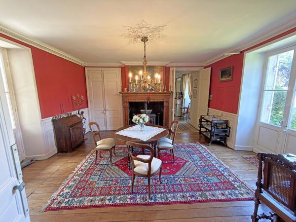 Superbe manoir avec piscine et dépendances !