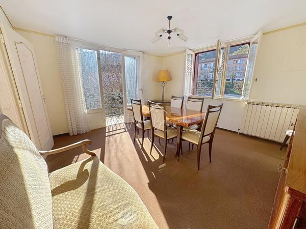 Camarès (12360) Maison meublée T5 à rénover sur 535 m2 terrain