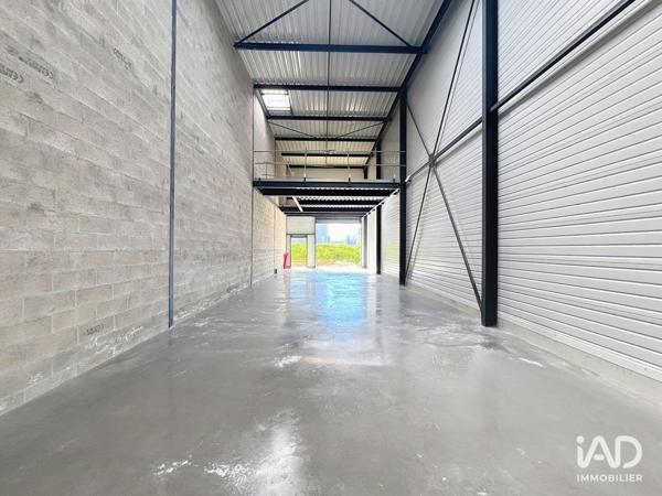 Location local d’activité 162 m² Saint-Pierre-du-Perray