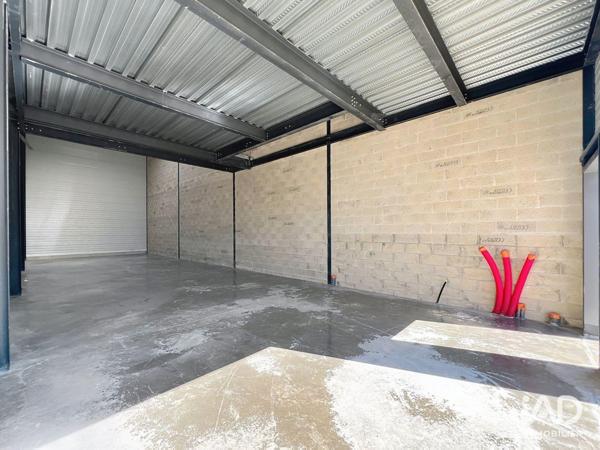 Location local d’activité 162 m² Saint-Pierre-du-Perray