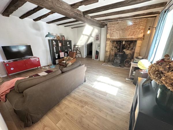 Maison périgourdine de caractère avec dépendances et terrain de plus de 4000 m² – Proche de Montpon-Ménestérol