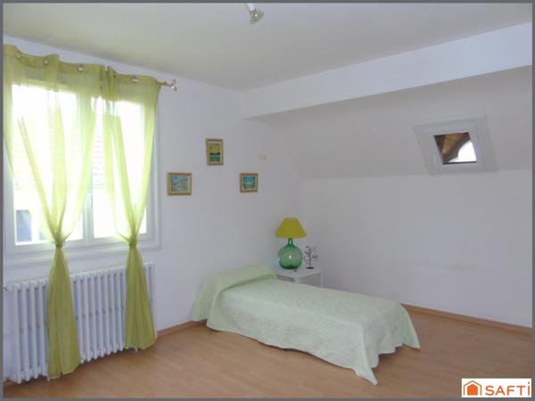 Très jolie maison de 4 chambres sur terrain clos