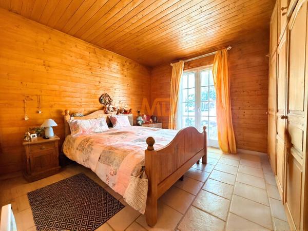 Tourrettes – Propriété familiale avec piscine, dépendances