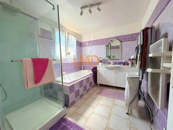 Tourrettes – Propriété familiale avec piscine, dépendances