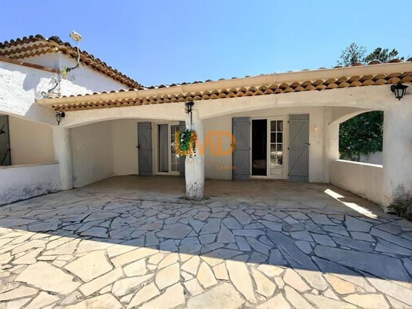 Tourrettes – Propriété familiale avec piscine, dépendances