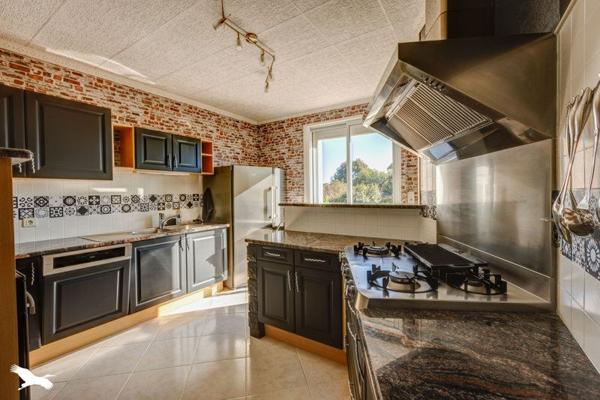 Maison à vendre |  Sainte-Féréole |  7 pièces | 230 m²