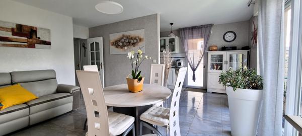 Chevaigné (35250) Bel appartement de type 2 pièces avec garage