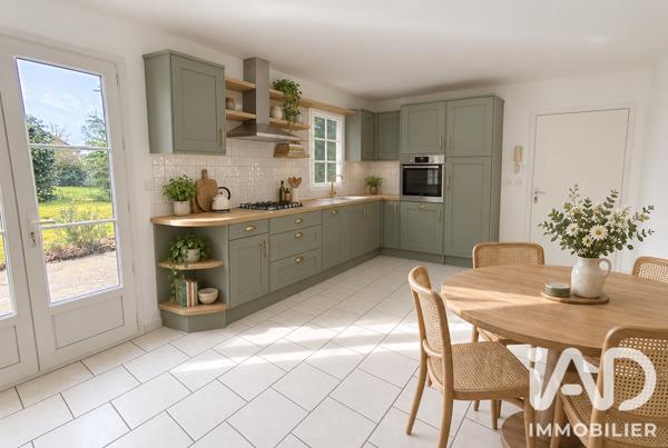 Maison à vendre 5 pièces 130 m² Saint-Cyr-sur-Loire