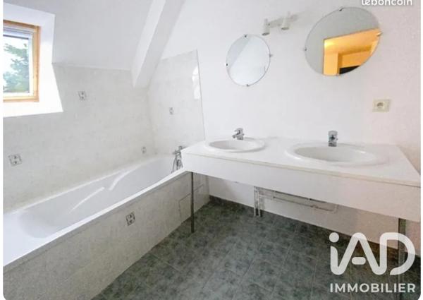 Maison à vendre 5 pièces 130 m² Saint-Cyr-sur-Loire