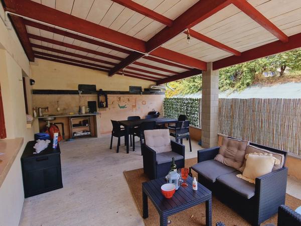 Maison de 3/4 chambres avec garage et jardin au centre d'Eymet