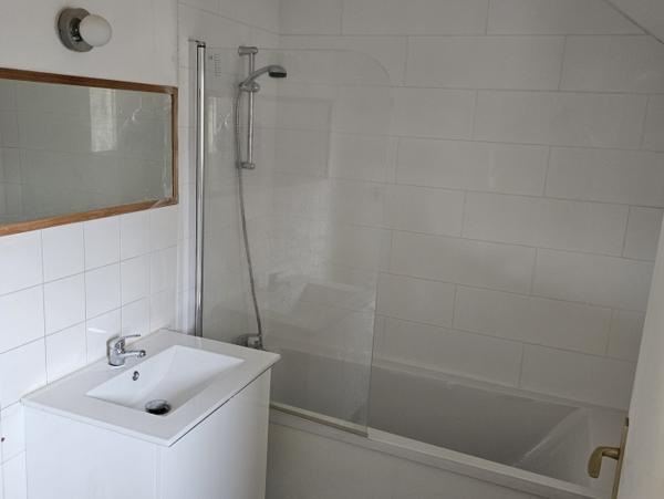 A LOUER APPARTEMENT T2 DUPLEX SAINT-NOM-LA-BRETECHE