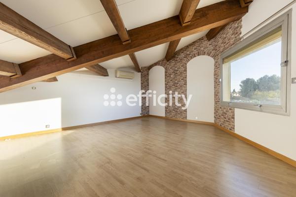 Maison 7 pièces - 284 m² Exclusivité efficity