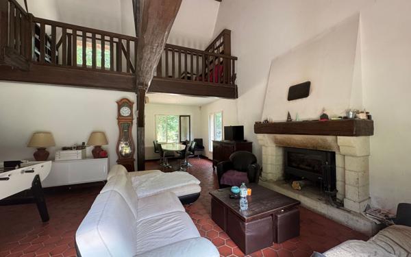 Maison à vendre    8 pièces •  Saint-André-de-l'Eure