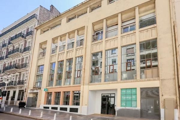 – Investissement – Vente d’un lot de 25 appartement en Haute Ville de Toulon