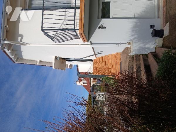 UN PAVILLON D'HABITATION dans quartier calme