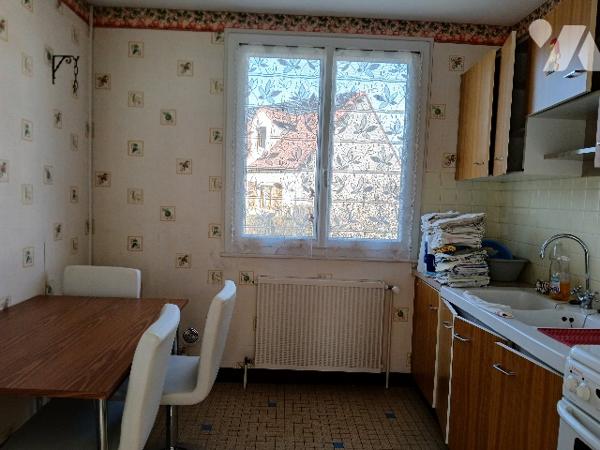 UN PAVILLON D'HABITATION dans quartier calme