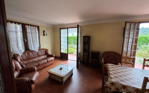 Maison à vendre    5 pièces •  Lamarque-Pontacq