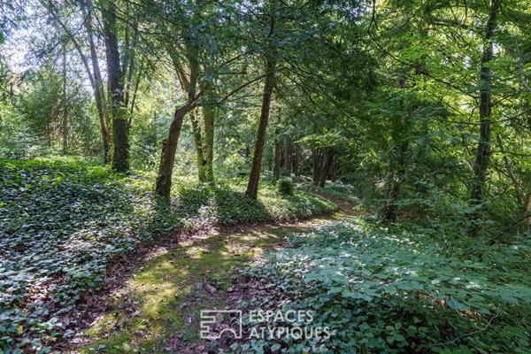 Maison des années 70 dans son parc arboré