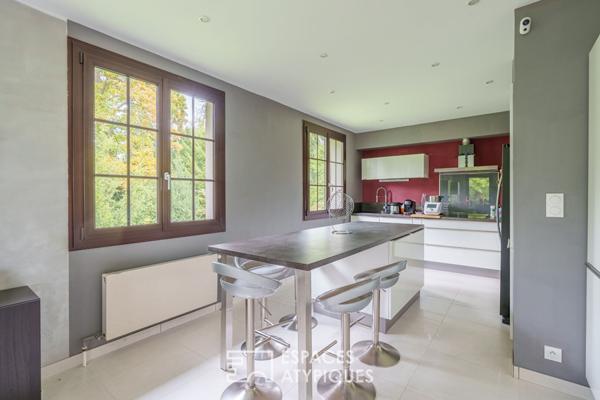 Maison des années 70 dans son parc arboré