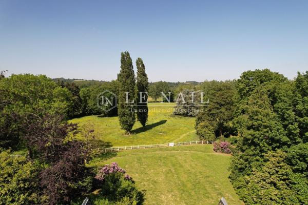 Authentique manoir du XIXe siècle restauré avec dépendances et parc en Sud Manche