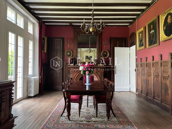 Authentique manoir du XIXe siècle restauré avec dépendances et parc en Sud Manche