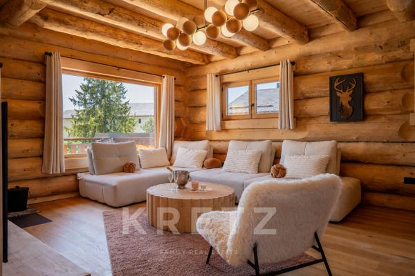 À Font-Romeu, dans un écrin naturel baigné de lumière, ce chalet aux prestations soignées incarne un