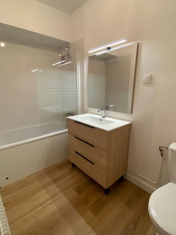 A LOUER STUDIO AVEC PARKING 35.5 M² chauffage inclus