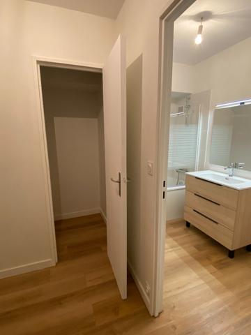 A LOUER STUDIO AVEC PARKING 35.5 M² chauffage inclus