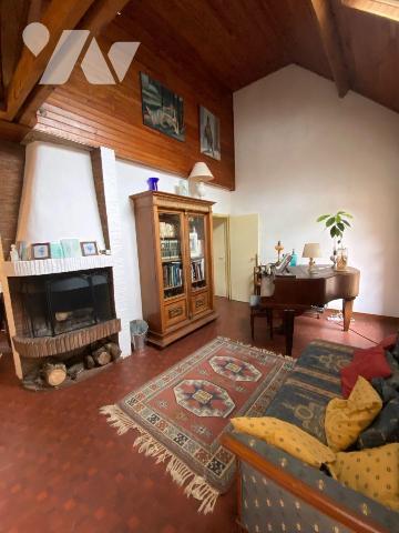 COMMUNE de THIVARS, proche accès Autoroute, 1h de PARIS;
Nous vous proposons cette Maison d'ar...