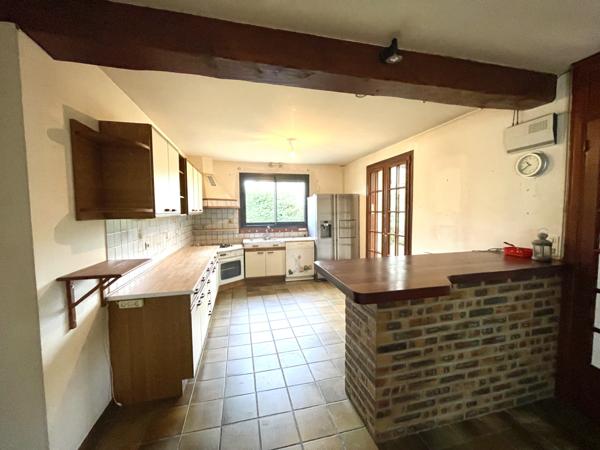 La Ferté-Alais (91590) Maison 4 chambres, sous-sol, piscine sur 1454 m² de terrain