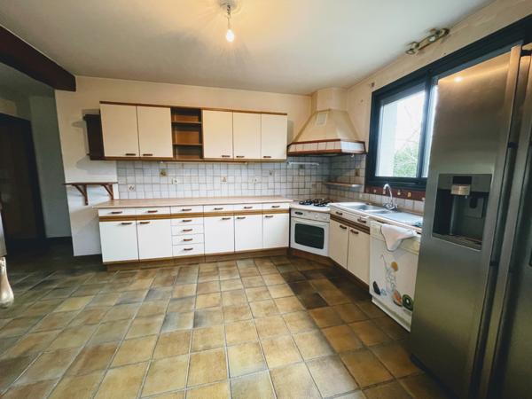 La Ferté-Alais (91590) Maison 4 chambres, sous-sol, piscine sur 1454 m² de terrain