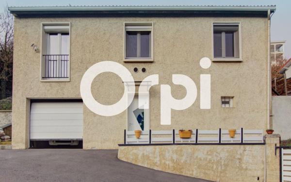 Maison à vendre    4 pièces •  Genilac