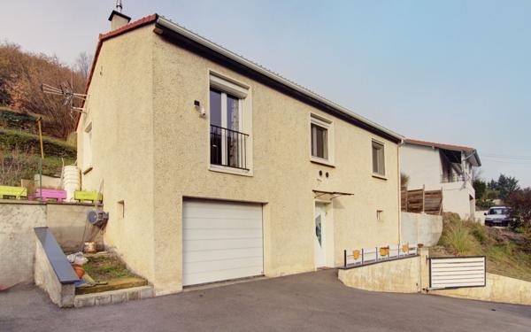 Maison à vendre    4 pièces •  Genilac