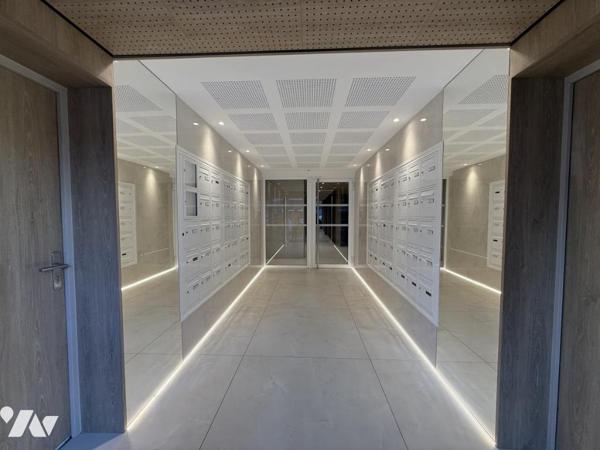 EXCLUSIVITE - REIMS- Copro neuve- Rue du Champs de Mars- T1 de 26,13m2 avec balcon - loué