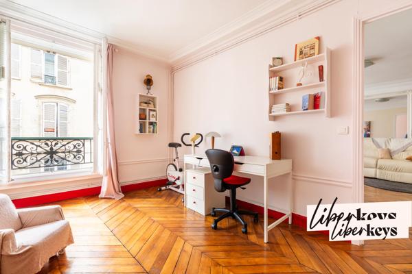 Appartement traversant de 4 pièces de 89 m² - Métro Hôtel de ville - Paris 4 