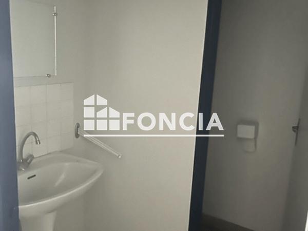 Location Local commercial 1 pièce 73.31 m² - 59 GRANDE RUE Chateau Thierry 02400