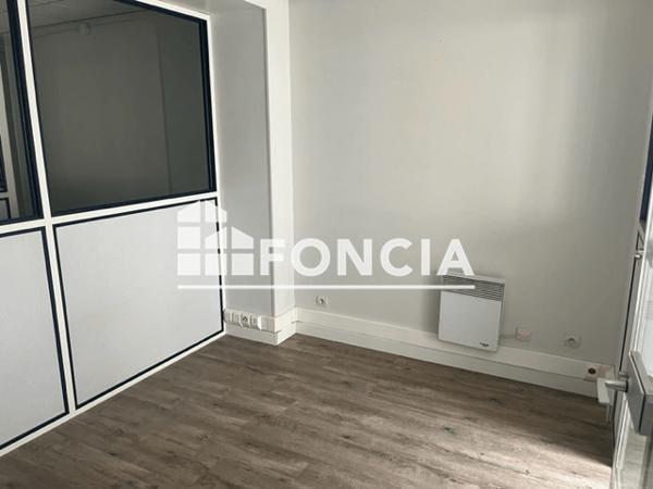 Location Local commercial 1 pièce 73.31 m² - 59 GRANDE RUE Chateau Thierry 02400