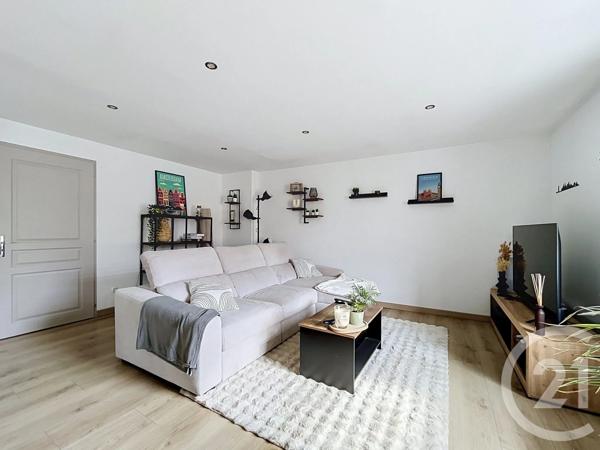 Immeuble à vendre  335,87 m 2   ST JULIEN LES METZ  - 57
