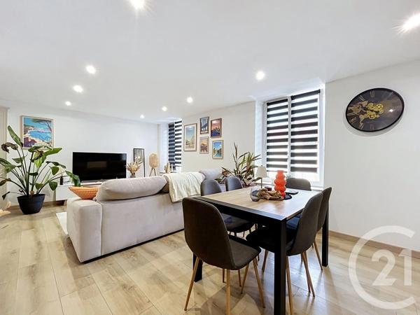 Immeuble à vendre  335,87 m 2   ST JULIEN LES METZ  - 57