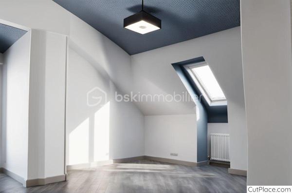 Ici, on pose ses valises… et on profite de la vie !
Calme, lumière, espace et vue dégagée : cette maison clé en main coche toutes les cases
Située à Villeneuve-Saint-Germain, à proximité immédiate de toutes les commodités (écoles, collège, bus, commerces, équipements sportifs et parc), cette charmante maison familiale de 93 m² (5 pièces, 3 chambres), édifiée sur un terrain clos de 412 m² avec une superbe vue apaisante sur l’Aisne, elle dispose également d’un sous-sol total de 93 m², un véritable atout rare sur le secteur.
Des espaces de vie lumineux et fonctionnels
•	Au rez-de-chaussée (Le confort au quotidien) : Dès l’entrée, un salon/séjour baigné de lumière, idéal pour partager de beaux moments en famille ou entre amis, 
Une cuisine équipée d’un îlot central, de nombreux rangements et d’un électroménager complet. Une chambre parentale avec sol carrelé,  un bureau ou une chambre d'amis. Une salle de bains lumineuse entièrement carrelée et un WC indépendant neuf.
•	À l’étage (Le charme et le potentiel) : Deux belles chambres lumineuses, dont une généreuse pièce de plus de 15 m² offrant un espace parfait pour créer votre univers.
Une salle d’eau moderne équipée d’une douche, d’un WC neuf 
Un accès direct aux combles via un escalier escamotable (idéal pour le stockage ou un futur projet d'aménagement).
Les extérieurs & Les bonus techniques
•	Sous-sol total de 93 m² : Un espace rare pouvant accueillir jusqu'à 2 véhicules, équipé d'une porte de garage isolée et d’une chaufferie.
•	Confort technique : Une chaufferie gaz récente et un système de VMC garantissent votre confort au quotidien.
•	Extérieur : Un terrain clos de 412 m², parfait pour les beaux jours, pour voir grandir vos projets face à une vue apaisante.