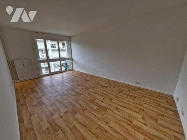 FLEURY-LES-AUBRAIS Quartier de Lamballe appartement T 3 refait à neuf