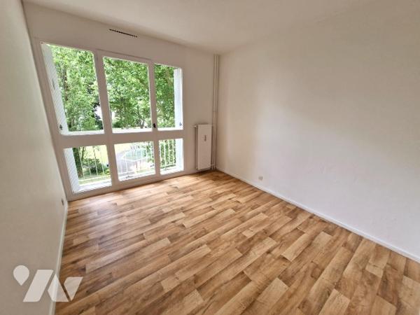 FLEURY-LES-AUBRAIS Quartier de Lamballe appartement T 3 refait à neuf