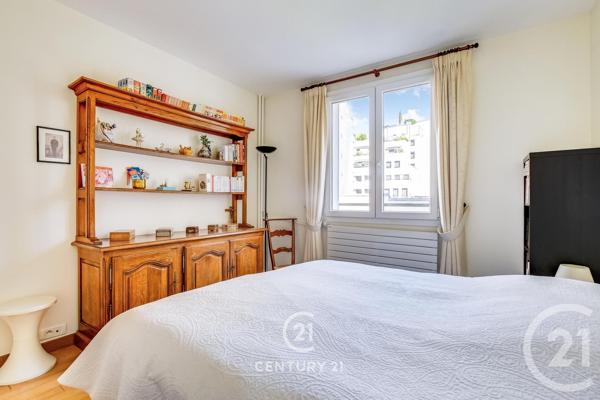 Appartement à vendre  3 pièces - 70,23 m 2   PARIS  - 75015