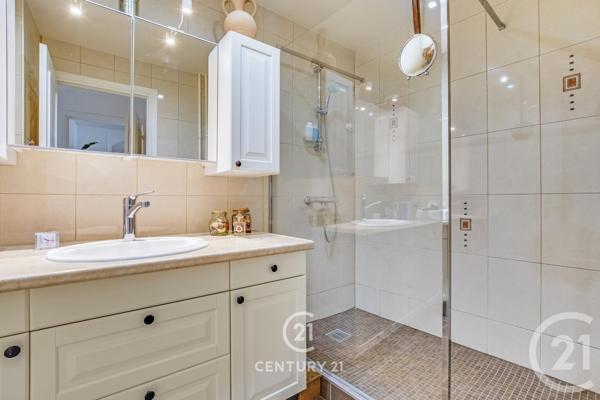 Appartement à vendre  3 pièces - 70,23 m 2   PARIS  - 75015