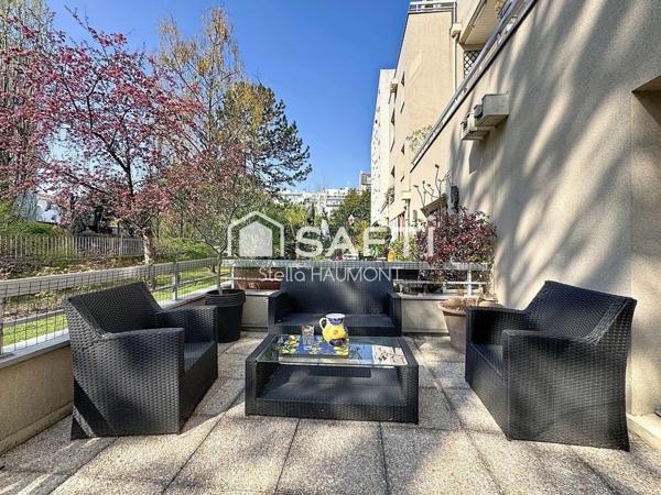 Appartement spacieux avec terrasse, parking et cave au cœur de Bécon