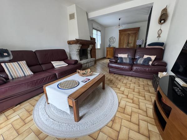 Auray (56400) MAISON DE CHARME RENOVEE 4 CHAMBRES - SUR SOUS SOL COMPLET -TERRAIN 1140 m²