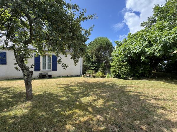 Auray (56400) MAISON DE CHARME RENOVEE 4 CHAMBRES - SUR SOUS SOL COMPLET -TERRAIN 1140 m²