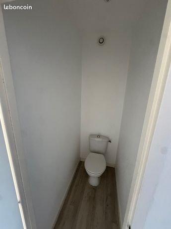Chambre en colocation — T5 meublé de 82 m² avec balcon